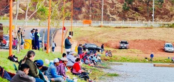 Prefeitura promove pesca gratuita no Lago da Brabância