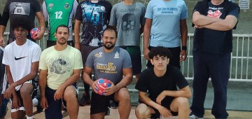 Ex-técnico da Seleção Brasileira de Handebol ministra treino a atletas degold mine slots paga mesmo
