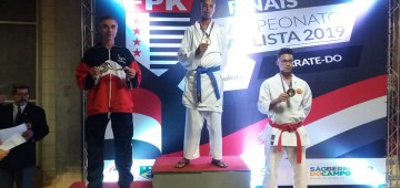 Atleta degold mine slots paga mesmo
 ganha medalha de ouro em Campeonato Paulista de Karatê