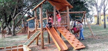 Novo playground é inaugurado no bosque do CAIC