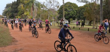 Pedalada Ecológica reúne mais de 130 ciclistas no Horto