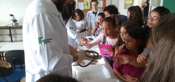Projeto “Pequeno Cientista” atrai alunos das EMEBs