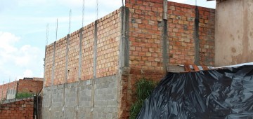 Prefeitura vai reparar muros de arrimo no Bairro do Camargo