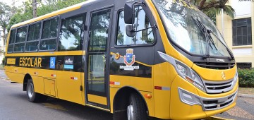 Novo ônibus vai reforçar transporte de alunos da educação básica